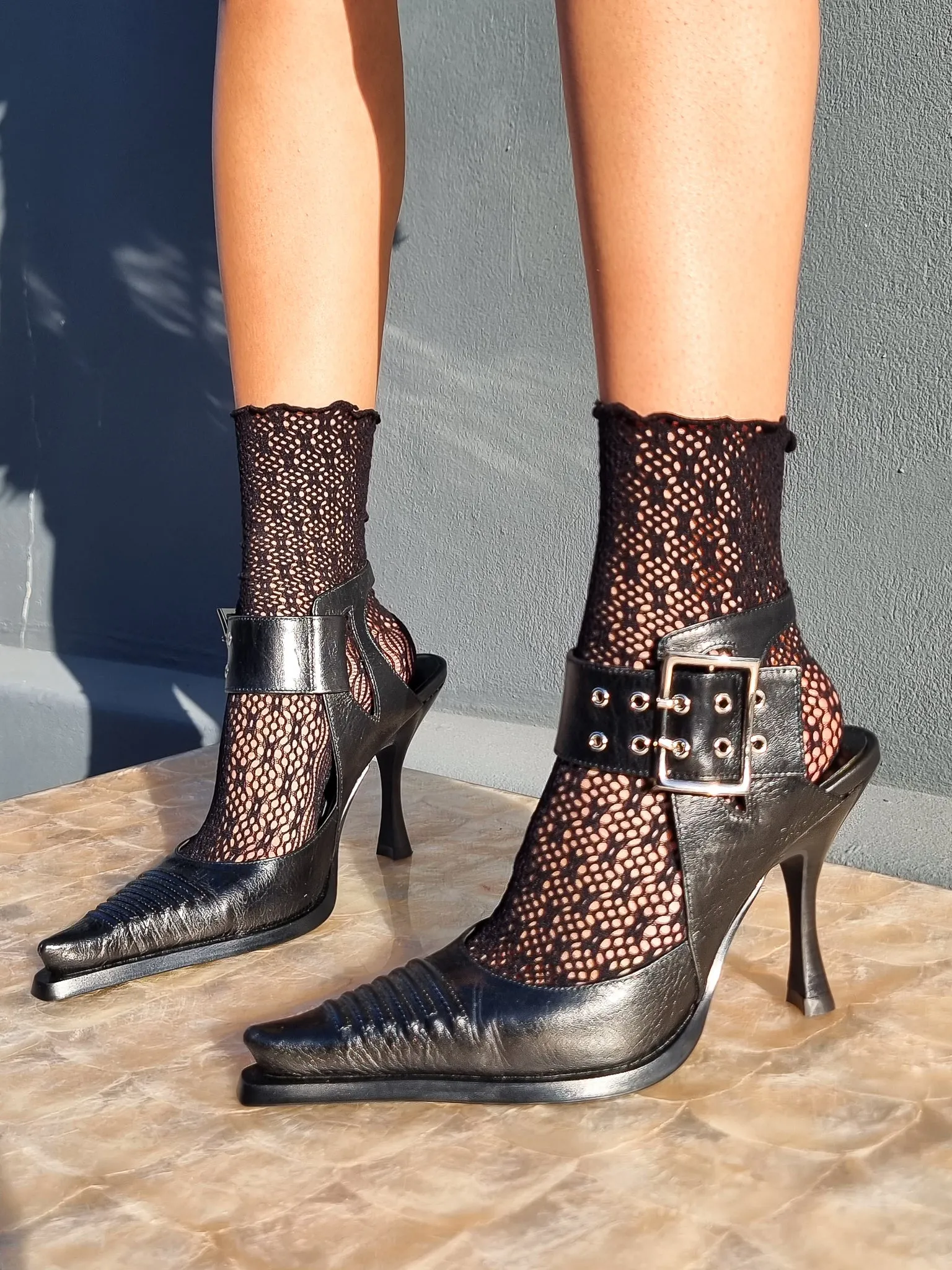 NETTED BLACK