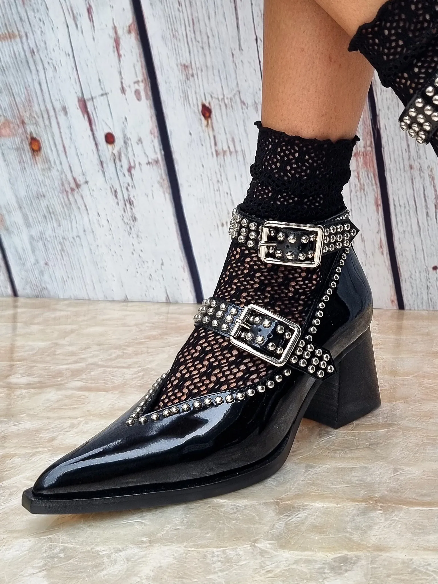 NETTED BLACK
