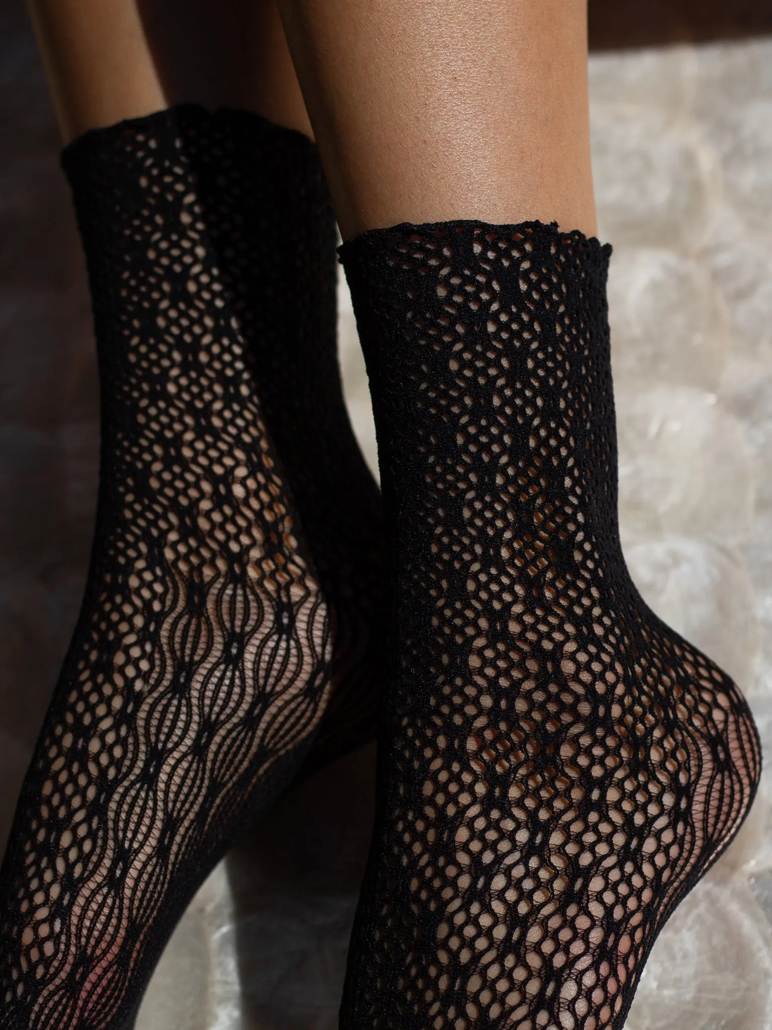 NETTED BLACK